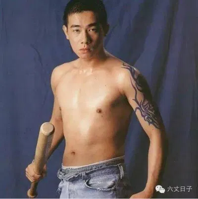 Tài tử Trần Tiểu Xuân không sở hữu vẻ ngoài quá điển trai nhưng lại vô cùng tài năng (Nguồn: Internet). Tài tử Trần Tiểu Xuân không sở hữu vẻ ngoài quá điển trai nhưng lại vô cùng tài năng (Nguồn: Internet).