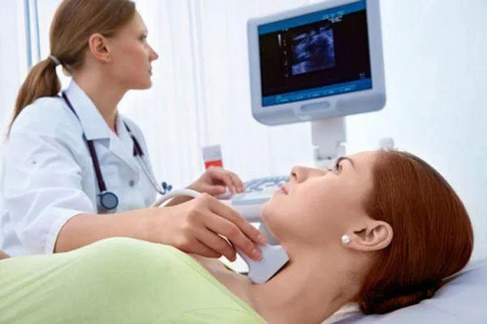 Nếu các khối u lớn hay cản trở hô hấp, bạn sẽ phải phẫu thuật u nang tuyến giáp (Nguồn: Internet) Nếu các khối u lớn hay cản trở hô hấp, bạn sẽ phải phẫu thuật u nang tuyến giáp (Nguồn: Internet)