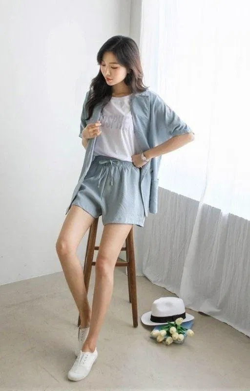 Blazer mix với quần short cùng màu, trẻ trung, năng động ( Ảnh internet)