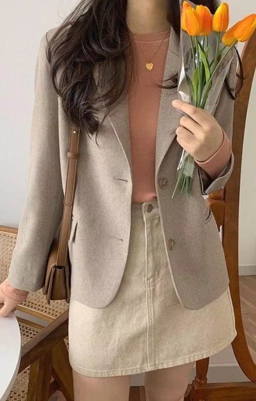 Blazer xẻ tay thu hút mọi ánh nhìn ( Ảnh: internet)