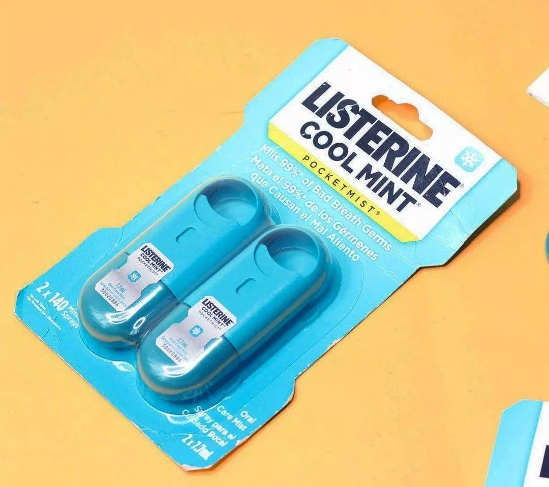 Xịt thơm miệng Listerine Cool Mist (Ảnh: Internet).