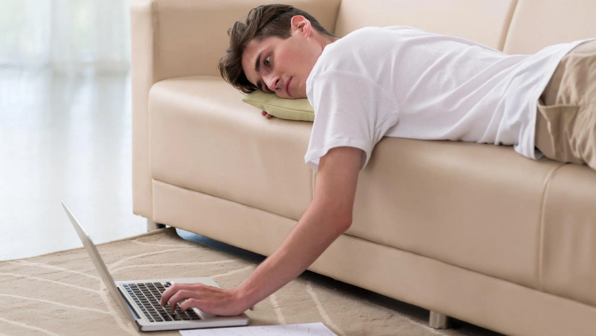 Lười vận động dễ khiến xương khớp bị cứng (Nguồn: Internet) Lười vận động dễ khiến xương khớp bị cứng (Nguồn: Internet)