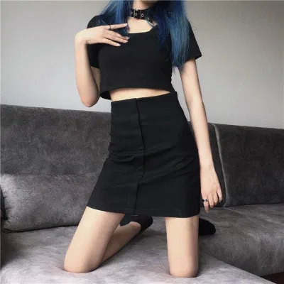 Croptop mix cùng váy ôm cực chát, cực sành điêu ( Ảnh: internet)