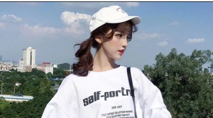 Áo croptop tay dài cho nữ ( Ảnh: internet)