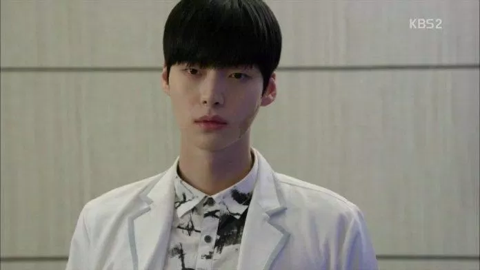 Ahn Jae Hyun vô cùng đẹp trai trong vai bác sĩ. (Nguồn: Internet)