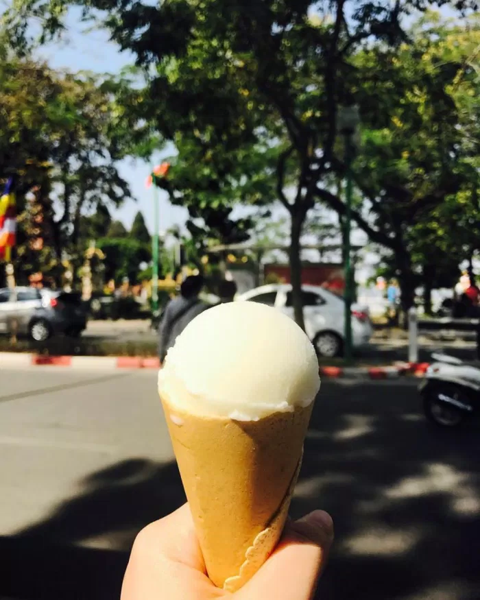 Kem ốc quế vani tại Hồ Tây (Ảnh: Internet)