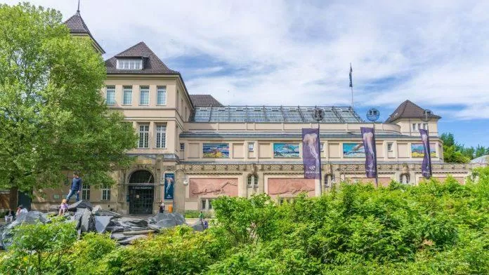 Tòa nhà Thủy cung Berlin (Ảnh: Internet). Tòa nhà Thủy cung Berlin (Ảnh: Internet).