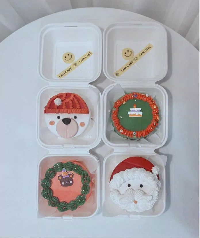 Bánh bento theo phong cách Giáng sinh (Nguồn: I am Cake) Bánh bento theo phong cách Giáng sinh (Nguồn: I am Cake)