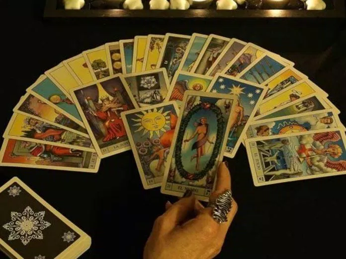 Tarot Reader là gì? (Ảnh: Internet) Tarot Reader là gì? (Ảnh: Internet)