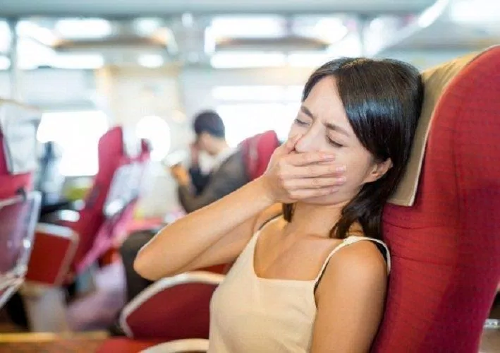 Buồn nôn do say tàu xe là nỗi ám ảnh của nhiều người (Ảnh: Internet). Buồn nôn do say tàu xe là nỗi ám ảnh của nhiều người (Ảnh: Internet).