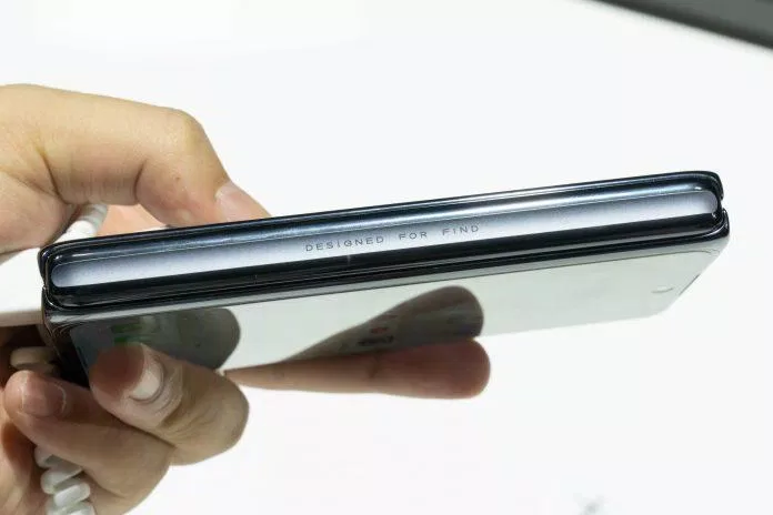 Cạnh gáy với bản lề Flexion do OPPO giới thiệu (Nguồn: Internet) Cạnh gáy với bản lề Flexion do OPPO giới thiệu (Nguồn: Internet)