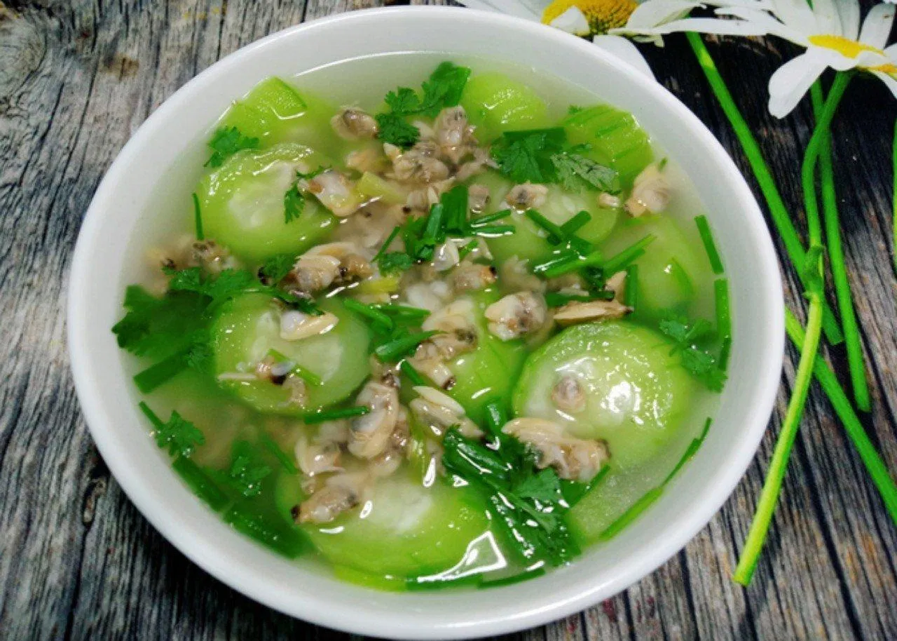 canh-nghêu-nấu-mướp (nguồn: internet)