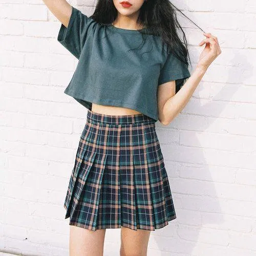 croptop tay dài mix vối chân váy xòa cá tính, dễ thương ( Ảnh: internet)