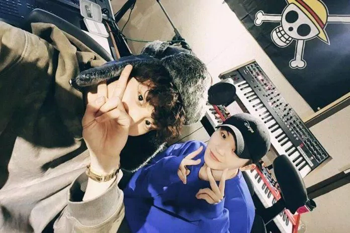 Chanyeol và Woozi hợp tác với "Give Me That" (Nguồn: Internet) Chanyeol và Woozi hợp tác với "Give Me That" (Nguồn: Internet)