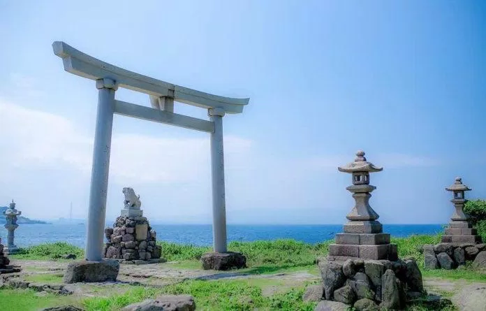 Chiếc cổng vào đặc trưng của đảo Oshima. (Nguồn: Internet)
