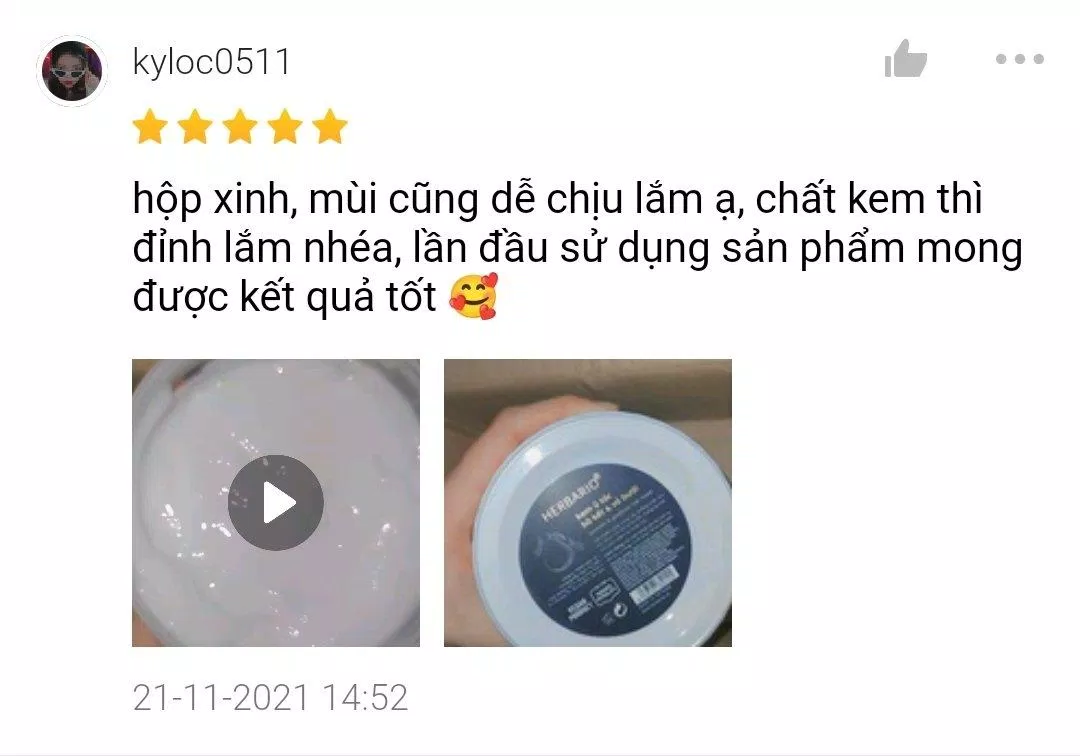 Đánh giá của khách hàng trên Shopee về kem ủ tóc bồ kết và vỏ bưởi Herbario (Ảnh: BlogAnChoi).