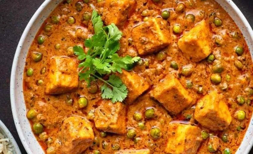 Món Matar Paneer - Đậu Hà Lan và phô mai nấu chín (Nguồn: Internet)