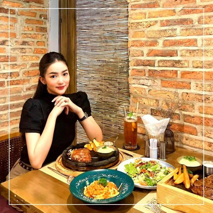 Các món ăn tại quán (Nguồn: The First Bistro Nha Trang) Các món ăn tại quán (Nguồn: The First Bistro Nha Trang)