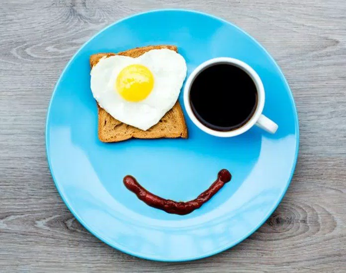 Có cần phải ăn sáng thật sớm? (Ảnh: Internet).