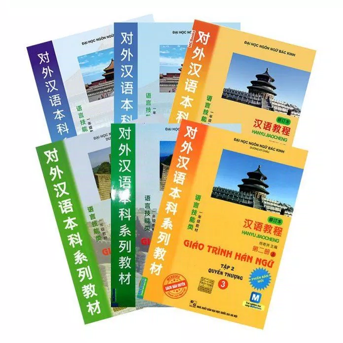 Các bạn có thể làm bài tập trong sách Hán ngữ để luyện tập (Ảnh: Internet)
