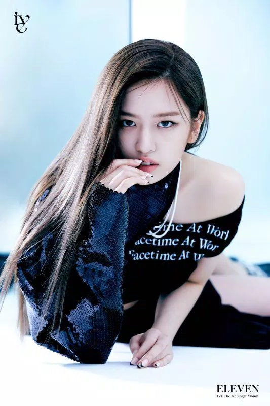 Yujin (IVE) thần tượng K-Pop xuất hiện trên Quảng cáo trước khi ra mắt. (Nguồn: Internet)