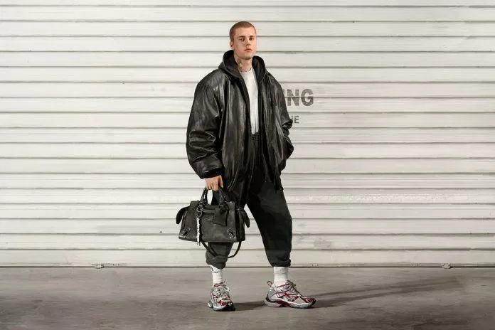 Justin trở thành gương mặt đại diện cho thương hiệu đình đám Balenciaga trong mùa hè (Ảnh: Internet) Justin trở thành gương mặt đại diện cho thương hiệu đình đám Balenciaga trong mùa hè (Ảnh: Internet)