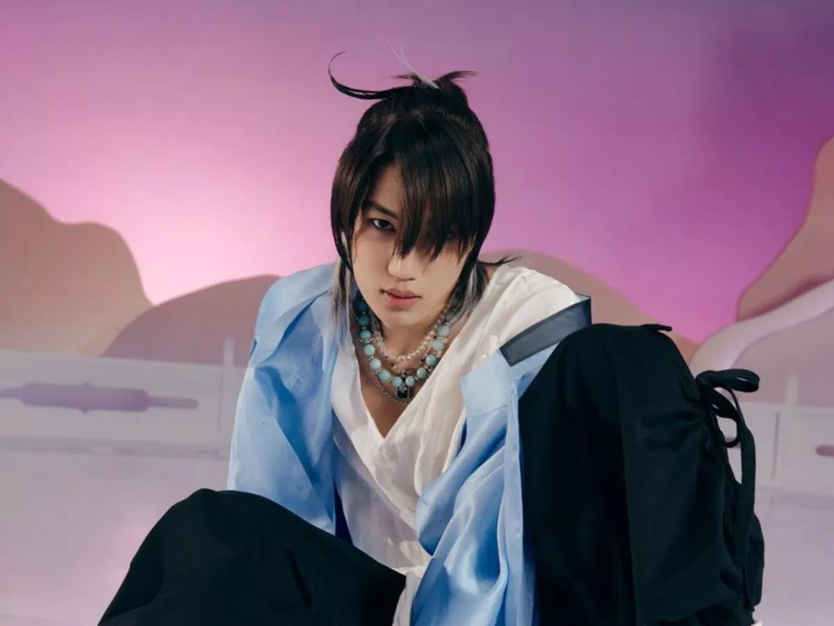 Kai có thể cân mọi trang phục khó nhằn trong MV Peaches (Ảnh: Internet) Kai có thể cân mọi trang phục khó nhằn trong MV Peaches (Ảnh: Internet)