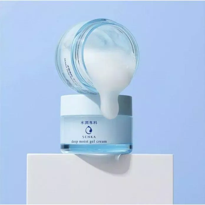 Chất kem mướt mịn của Senka deep moist cream tạo sự thoải mái và dễ chịu cho người dùng (Nguồn: Internet)