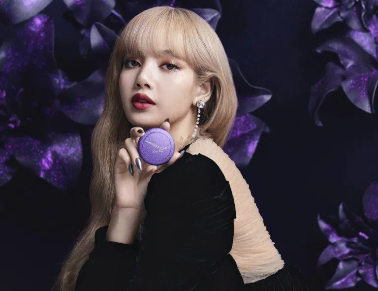 Lisa x MAC Cosmetics (Ảnh: Internet).