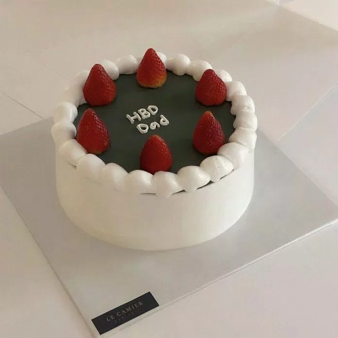 Quà sinh nhật cho nam: Bánh ngọt tự làm