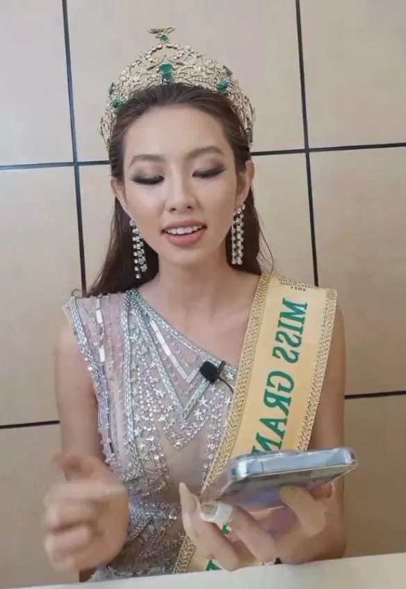 Trong buổi Livestream, Thùy Tiên khẳng định khuôn mặt cô không hề phẫu thuật thẩm mỹ