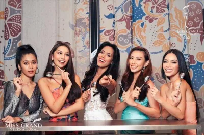 Thùy Tiên chính là 1 trong 5 người đẹp được lựa chọn ăn tối cùng ngài Chủ tịch Miss Grand International 2021 (Nguồn: Internet)