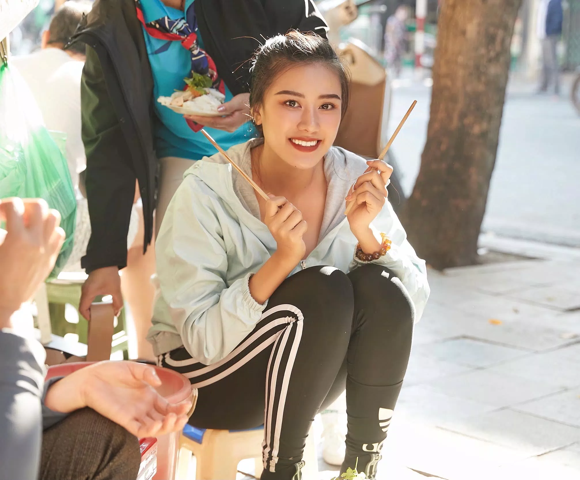 Á hậu Kim Duyên xinh đẹp thuần khiết như thiếu nữ 18 với mái tóc búi cao ( ảnh: Fb Nguyễn Huỳnh Kim Duyên) Á hậu Kim Duyên xinh đẹp thuần khiết như thiếu nữ 18 với mái tóc buộc cao ( ảnh: Fb Nguyễn Huỳnh Kim Duyên)