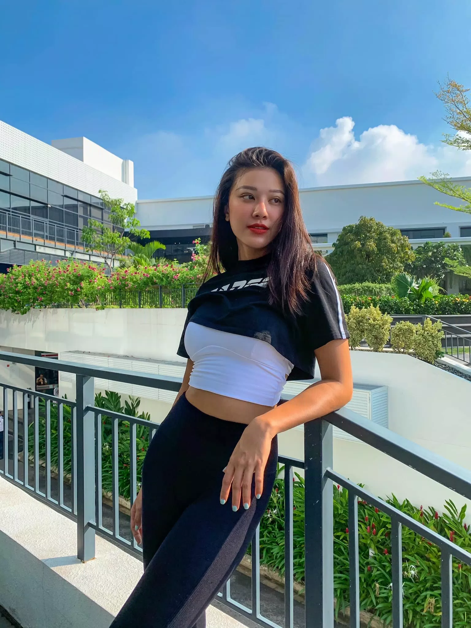 Kim Duyên vẫn thần thái dù là trong set đồ sporty đơn giản ( ảnh: Fb Nguyễn Huỳnh Kim Duyên) Kim Duyên vẫn thần thái dù là trong set đồ sporty đơn giản ( ảnh: Fb Nguyễn Huỳnh Kim Duyên)