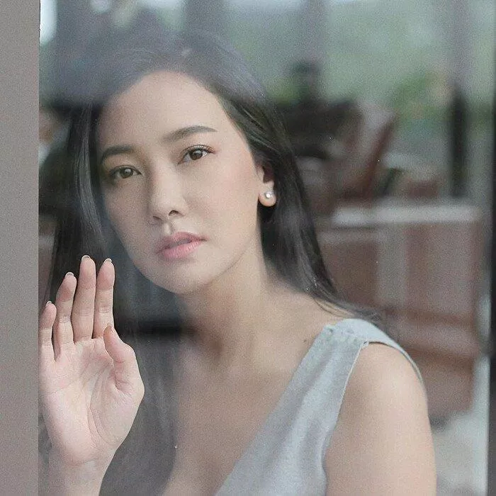 "Đệ nhất mỹ nhân" Thái Lan có gương mặt thuần Thái, dịu dàng luôn là cái tên mà mỗi đạo diễn đều muốn chiêu mộ cho vai nữ chính, từ chính diện đến phản diện (Nguồn: Internet)