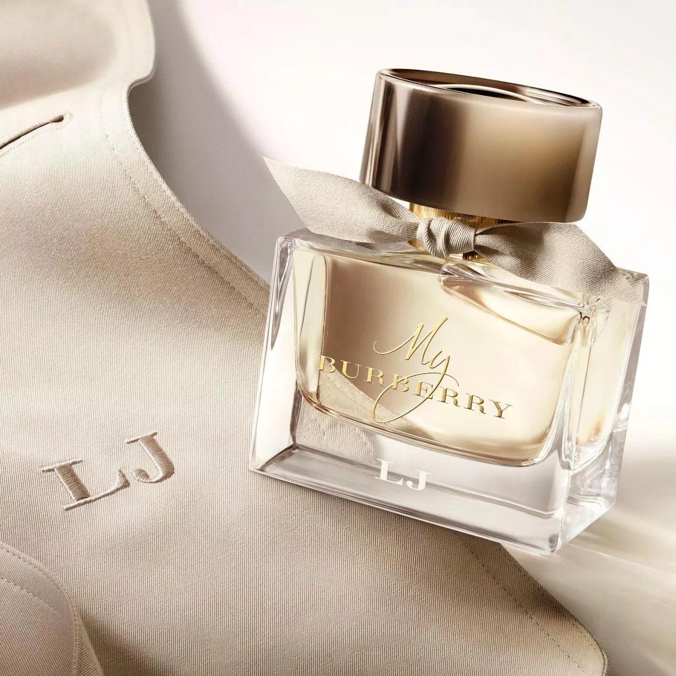 Nước hoa My Burberry EDT mang đến nốt hương quyến rũ và hiện đại (Nguồn: internet)