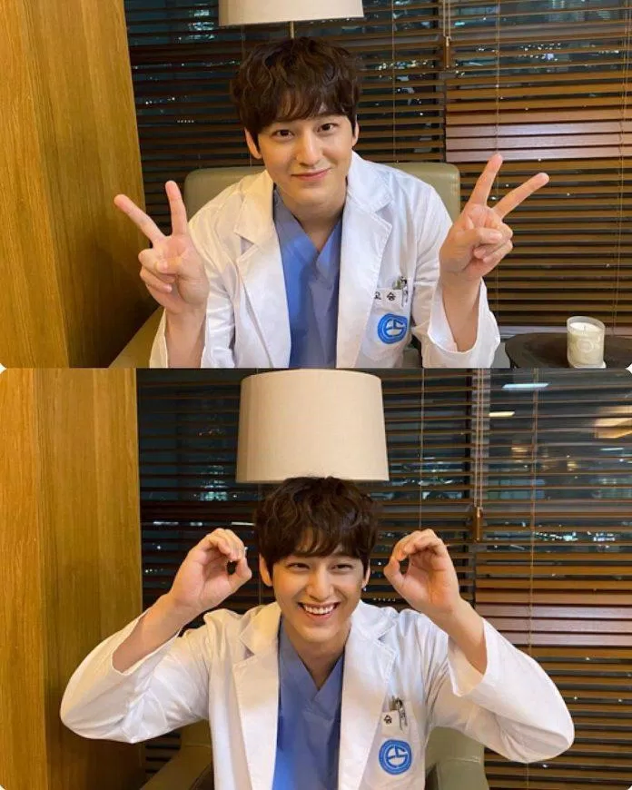 Kim Bum vào vai anh chàng nhà giàu, thông minh nhưng khá ngây thơ. (Ảnh: Internet)
