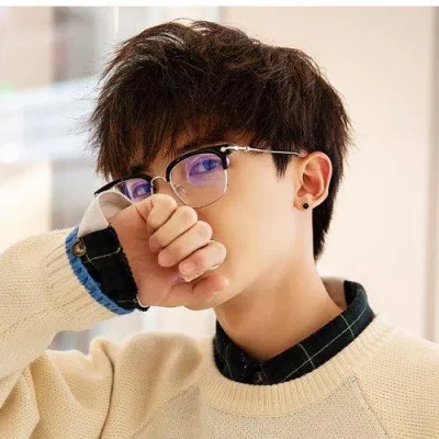 Kính (Nguồn: Internet)