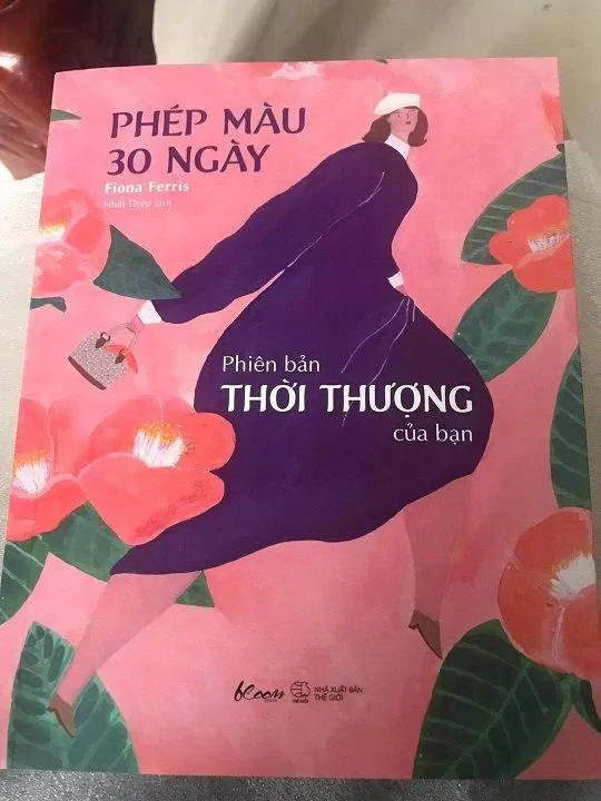 Bìa sách "Phép màu 30 ngày - Phiên bản Thời thượng của bạn". (Ảnh: Internet) Bìa sách "Phép màu 30 ngày - Phiên bản Thời thượng của bạn". (Ảnh: Internet)