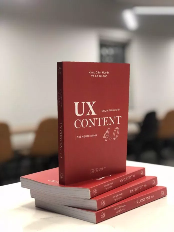 Sách hay về nghề viết Ux Content 4.0 (Chọn Đúng Chữ, Giữ Người Dùng) (ảnh: internet)