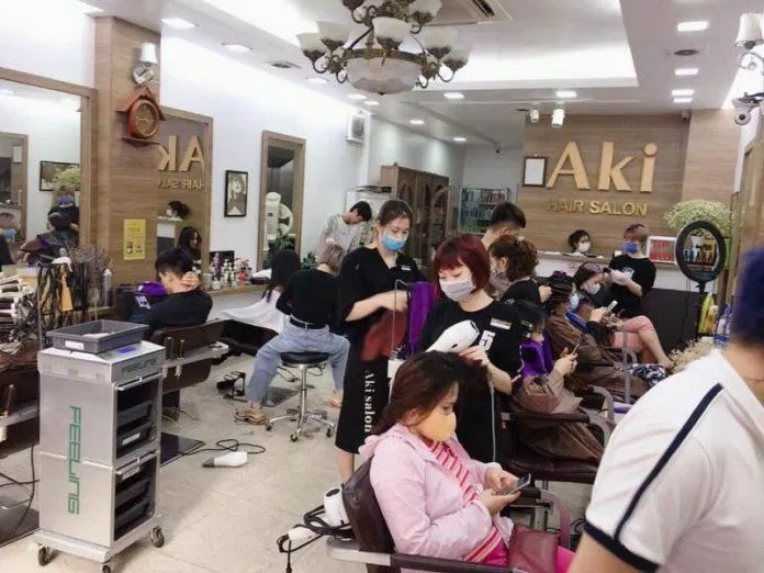 Không gian sang trọng và chuyên nghiệp (Nguồn: Aki Hairdressing Salon)
