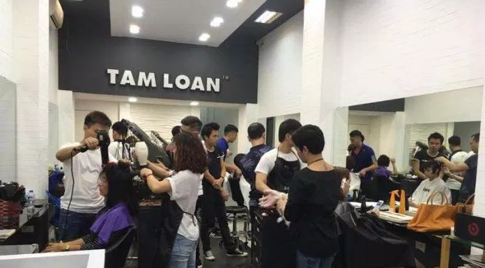 Không gian làm tóc chuyên nghiệp với các thiết bị hiện đại (Nguồn: Tâm Loan Hairdressing)