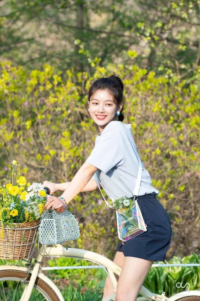 3 sao nhí KBIZ 1999 “lột xác” trở thành “người tình màn ảnh” của Hàn Quốc em gái quốc dân Jin Ji Hee kbiz Kim So Hyun Kim Yoo Jung lột xác mỹ nhân Kbiz ngọc nữ sao nhí xu hướng dưỡng nhan của Sao Kbiz