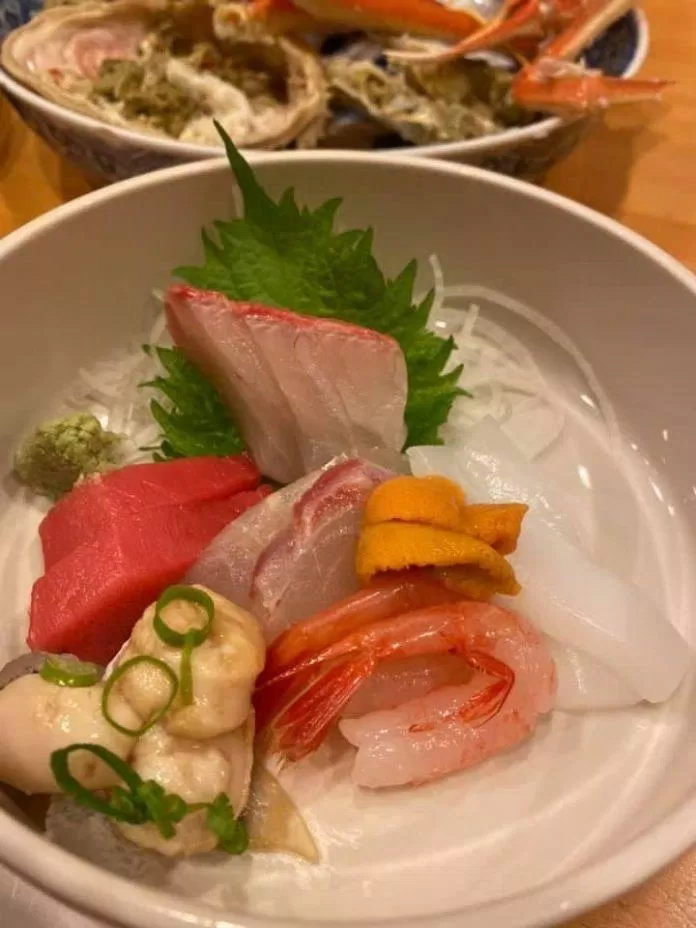 Món ăn sashimi tươi ngon đặc trưng. (Nguồn: Internet) Món ăn sashimi tươi ngon đặc trưng. (Nguồn: Internet)