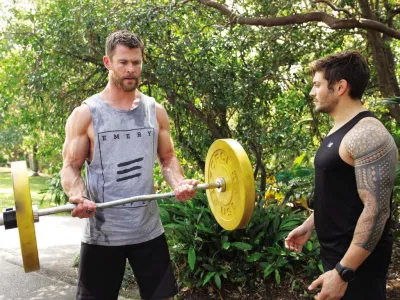 Chris Hemsworth và Luke Zocchi (Ảnh: Internet). Chris Hemsworth và Luke Zocchi (Ảnh: Internet).