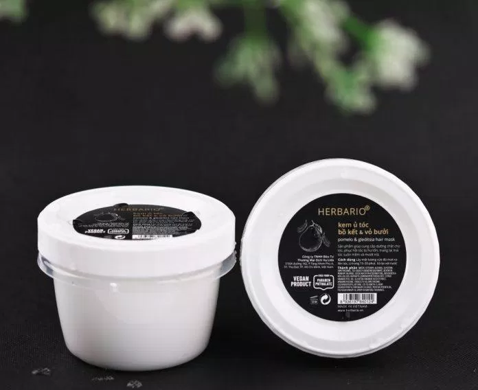 Kem ủ tóc bồ kết và vỏ bưởi Herbario được chiết xuất chủ yếu từ thiên nhiên nên khá an toàn và dịu nhẹ (Ảnh: Internet). Kem ủ tóc bồ kết và vỏ bưởi Herbario được chiết xuất chủ yếu từ thiên nhiên nên khá an toàn và dịu nhẹ (Ảnh: Internet).