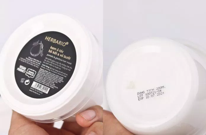 Le dessus et le dessous de la crème capillaire de caroube et de l'écorce de pamplemousse Herbario (Photo : Internet).