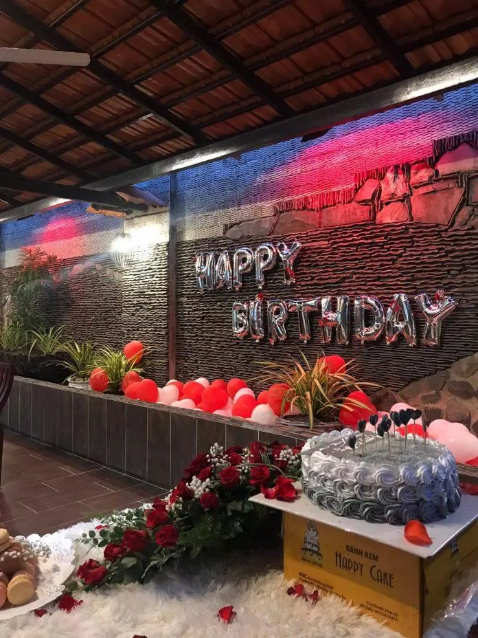 Tiệc sinh nhật tại nhà hàng. (Ảnh: Fanpage Ẩm thực chay Tạ Ơn.) Tiệc sinh nhật tại nhà hàng. (Ảnh: Fanpage Ẩm thực chay Tạ Ơn.)