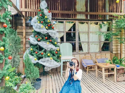 Tiệm Trà Cỏ Ngọt Của Năm Tháng đã trang trí Noel từ rất sớm (Nguồn: Trần Thị Hồng Nguyên).