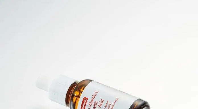 Tinh chất By Wishtrend Pure Vitamin C 15% With Ferulic Acid được cải tiến với công thức tối ưu từ Vitamin C, Ferulic Acid, Vitamin Tree Water tăng cường hiệu quả dưỡng sáng da ( Nguồn: internet)